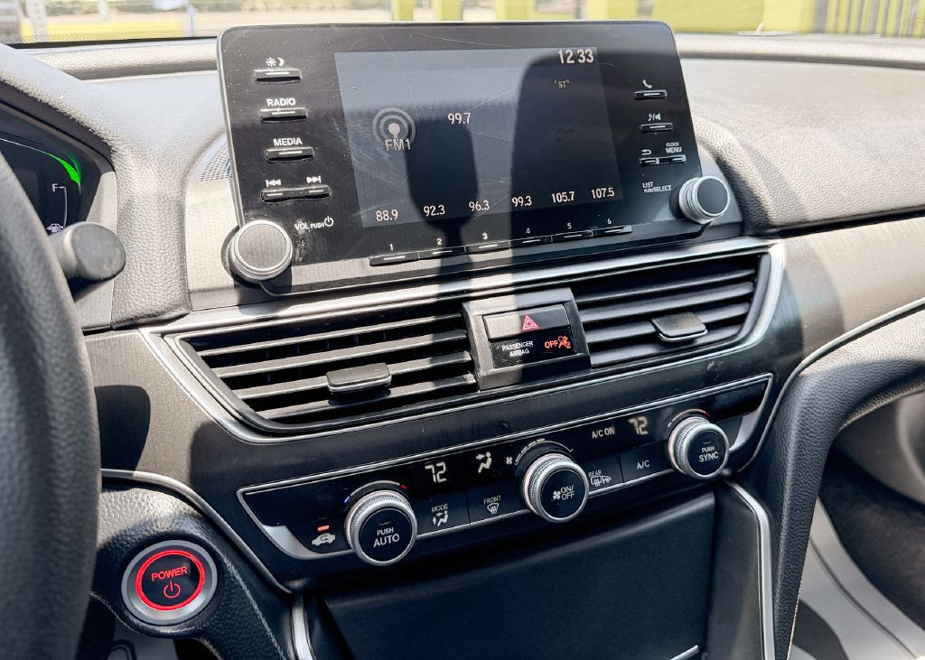 2019 Honda Accord Image 30