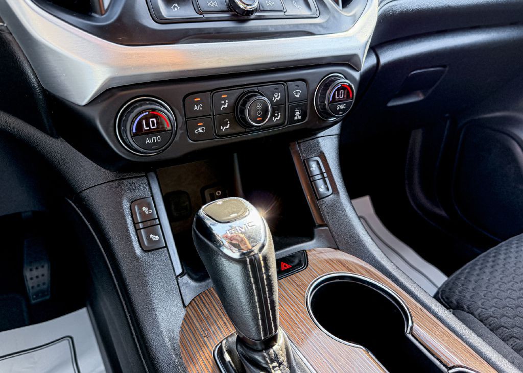 2019 GMC Acadia Image 32