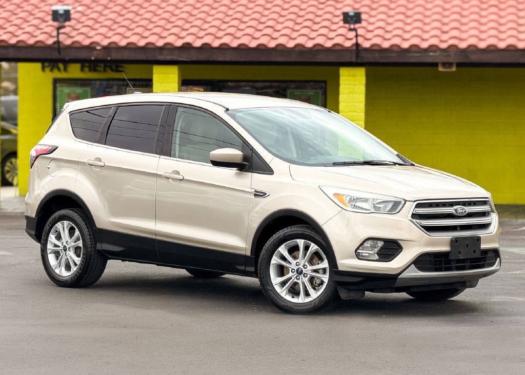 2017 Ford Escape Image 2