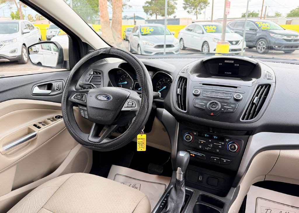 2017 Ford Escape Image 19