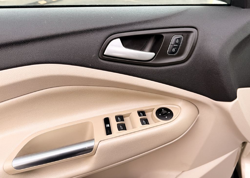 2017 Ford Escape Image 23