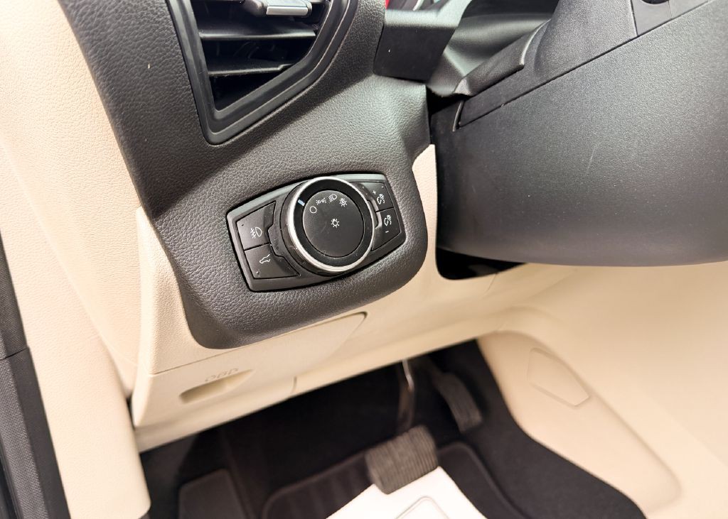2017 Ford Escape Image 24