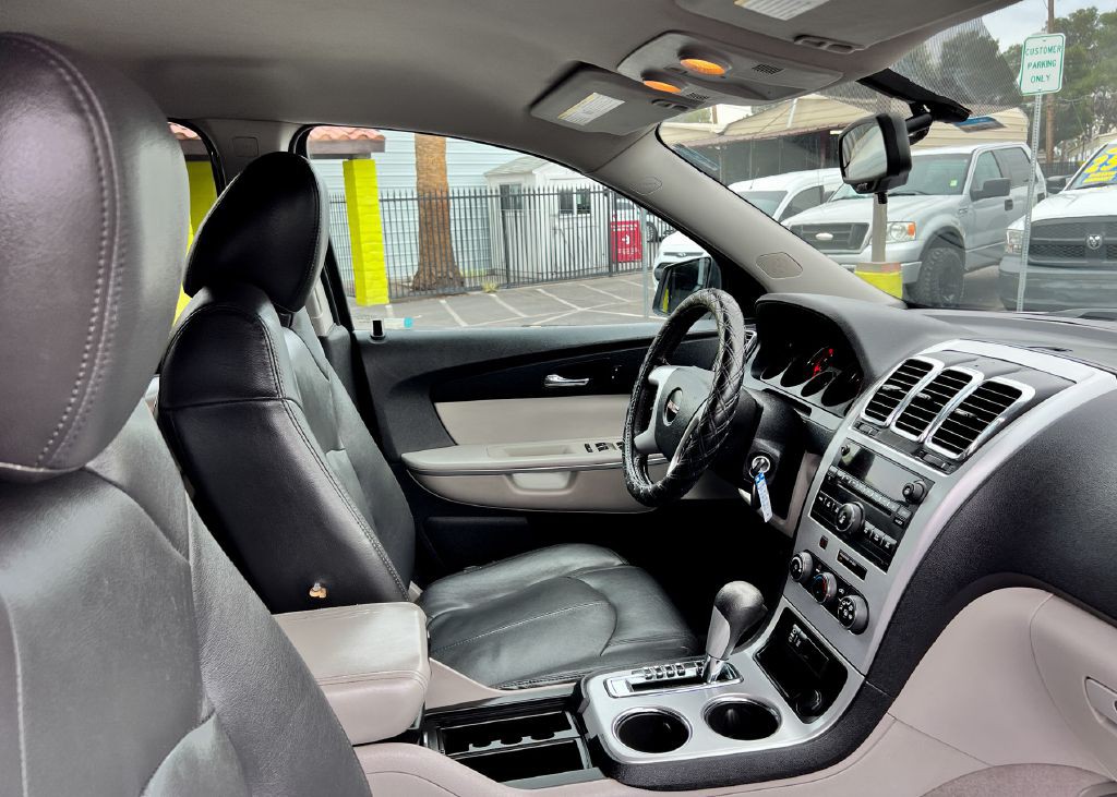 2012 GMC Acadia Image 10