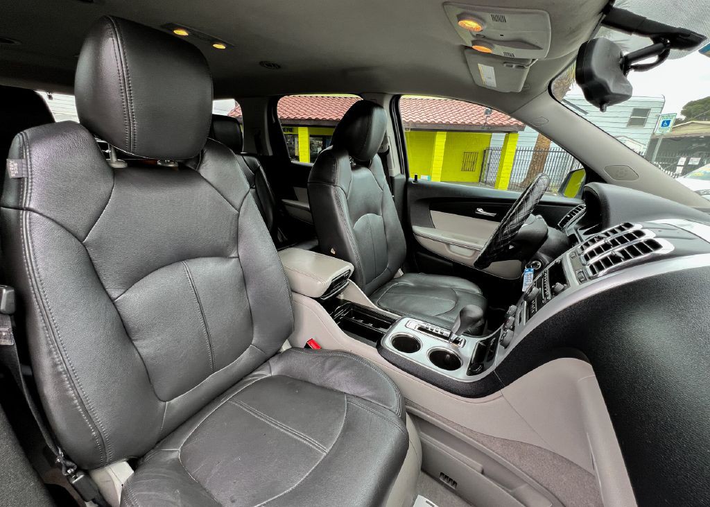 2012 GMC Acadia Image 11