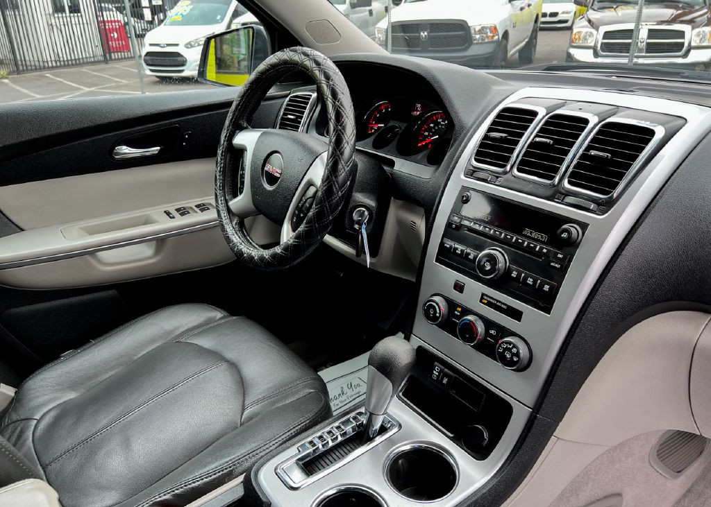 2012 GMC Acadia Image 12