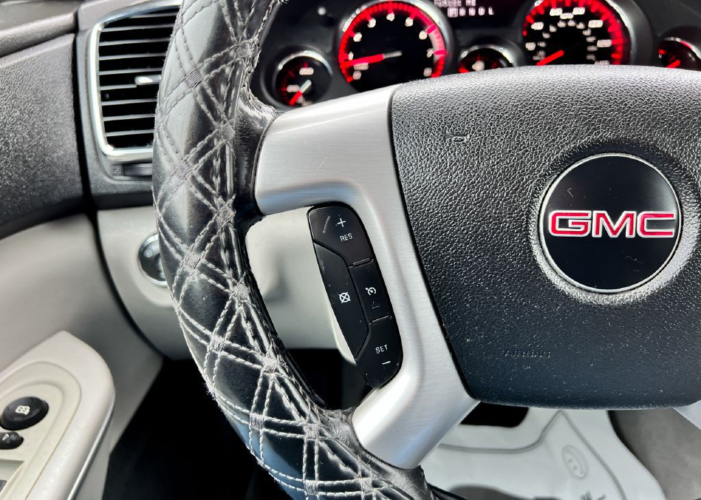 2012 GMC Acadia Image 24
