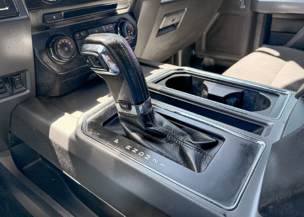 2015 Ford F-150 Image 32