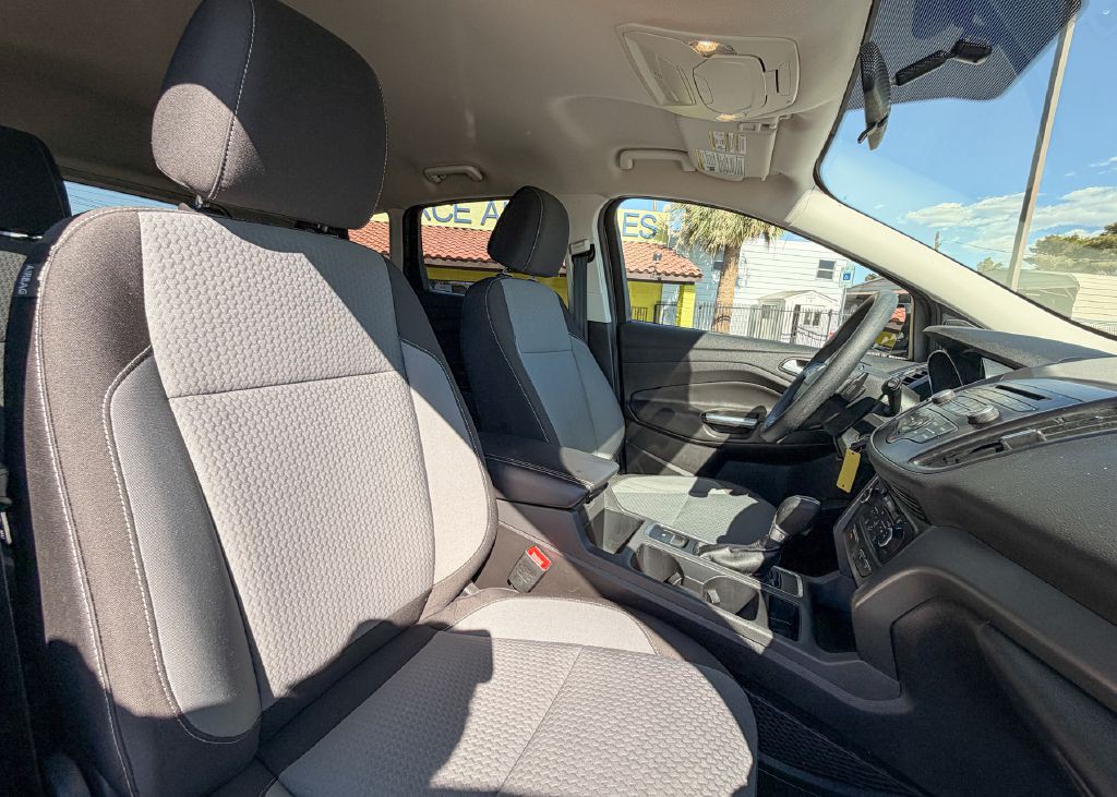 2017 Ford Escape Image 10