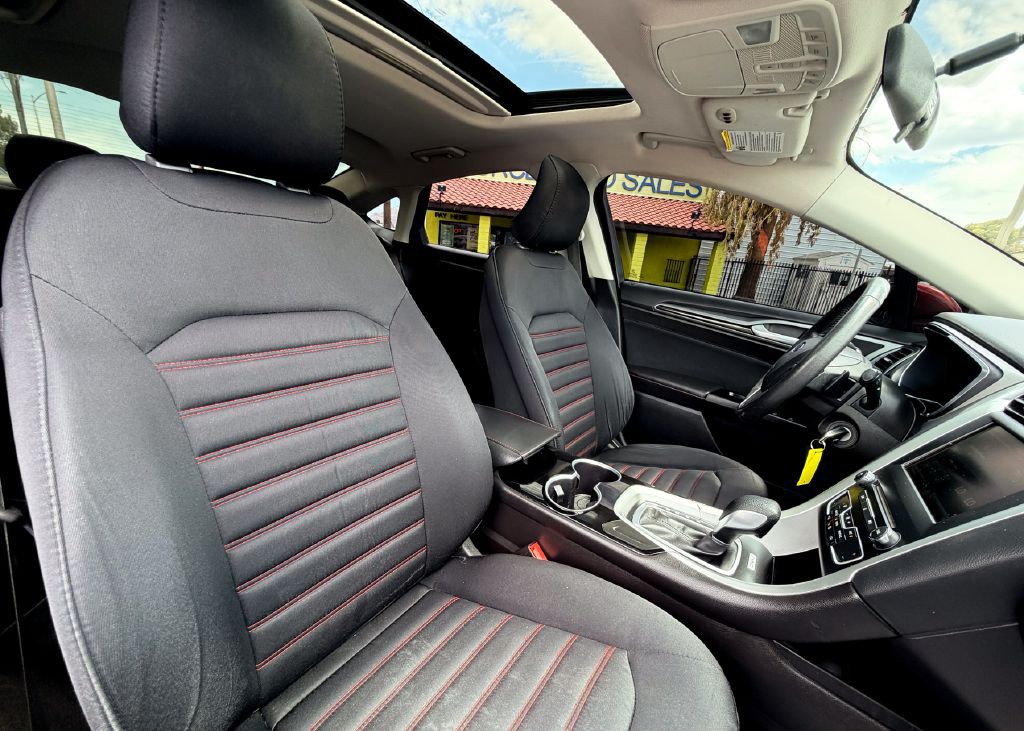2016 Ford Fusion Image 12