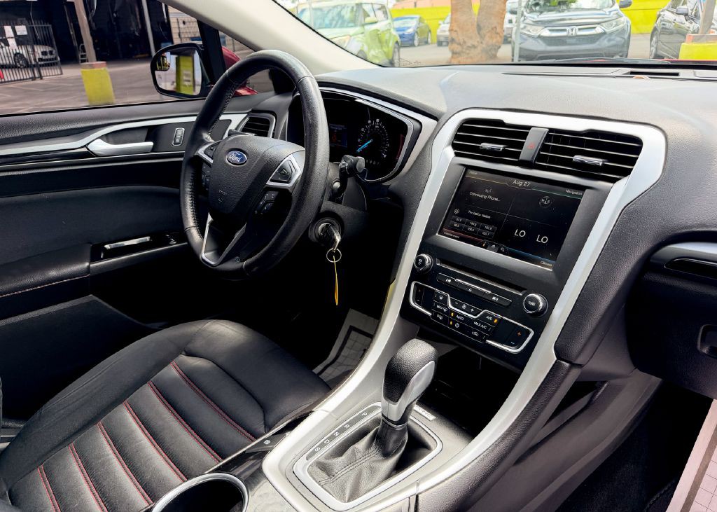2016 Ford Fusion Image 14