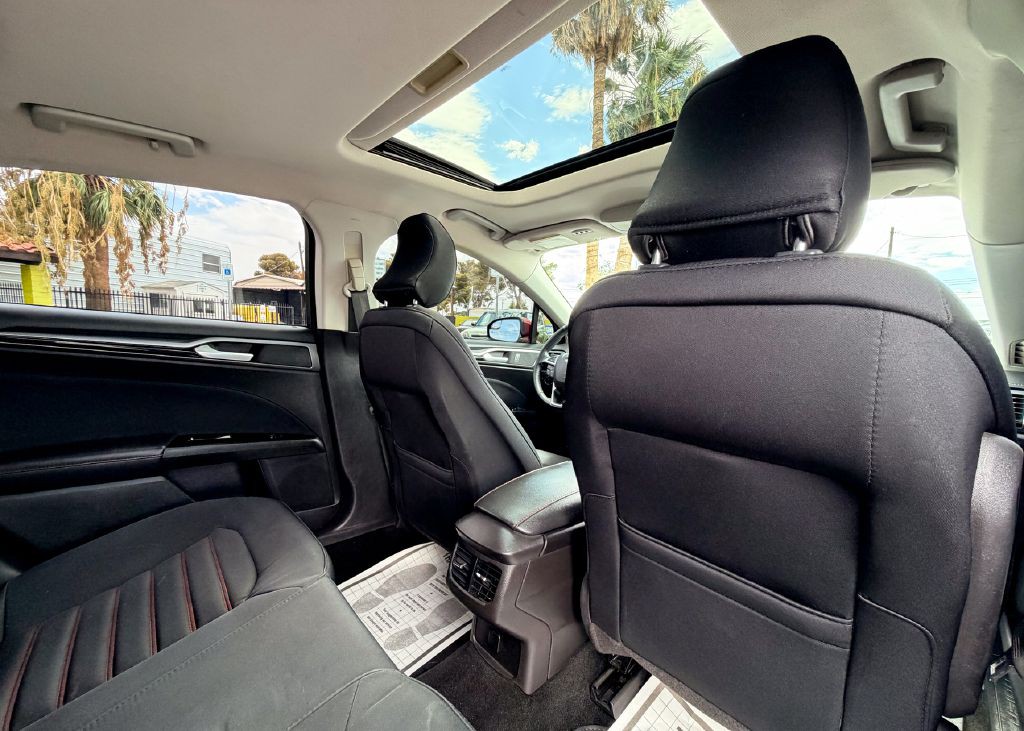 2016 Ford Fusion Image 16