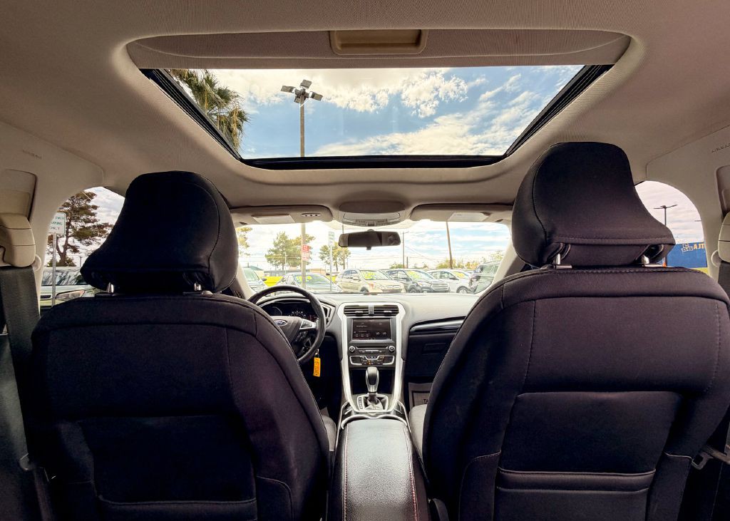 2016 Ford Fusion Image 19