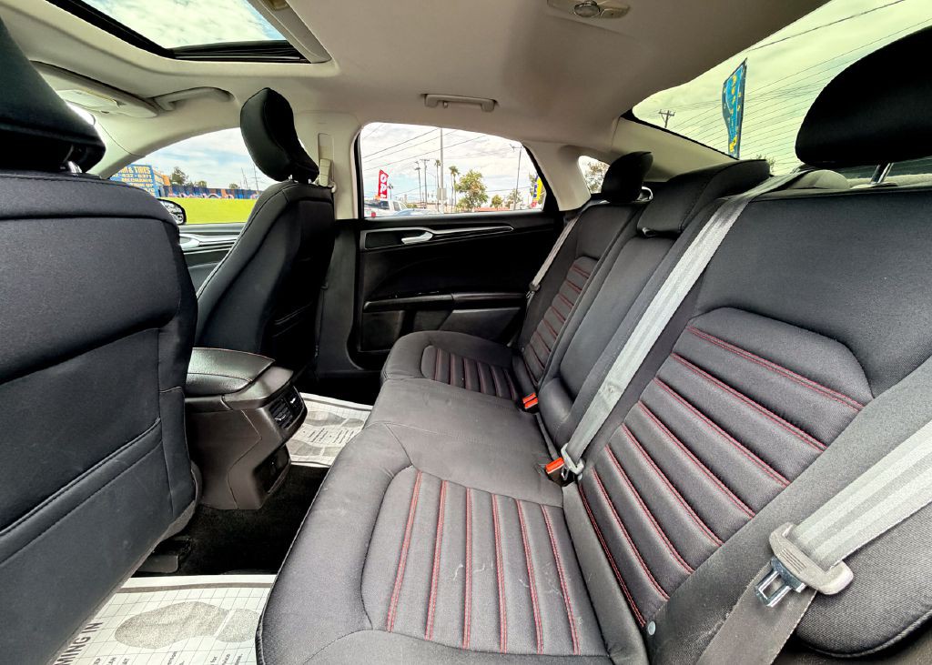 2016 Ford Fusion Image 21
