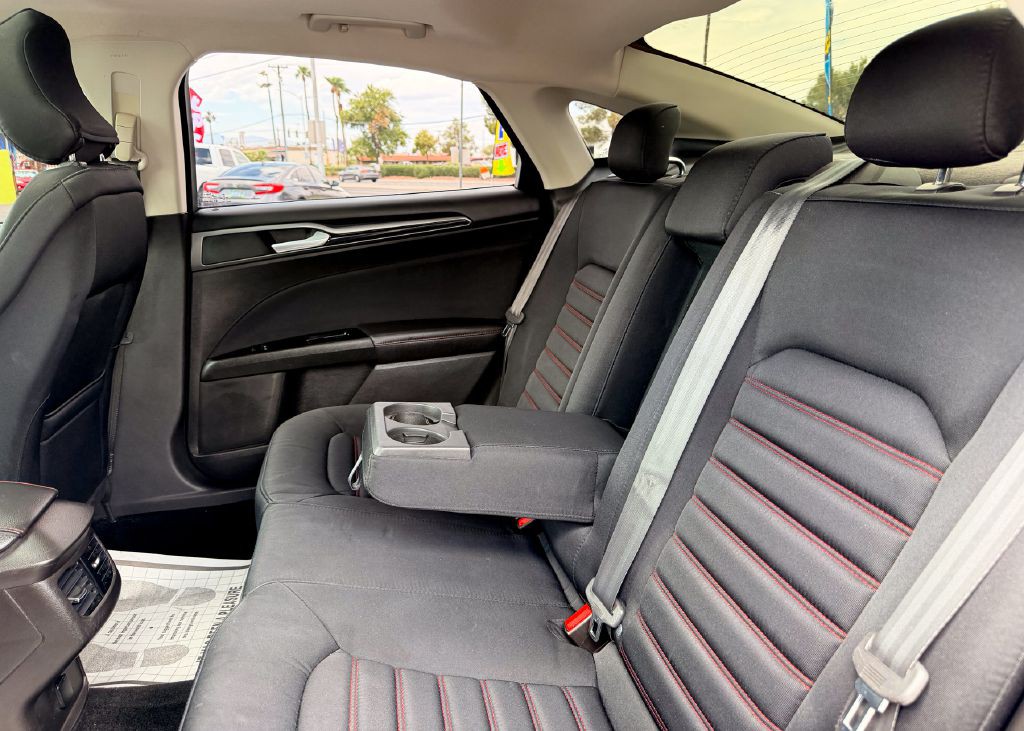 2016 Ford Fusion Image 22