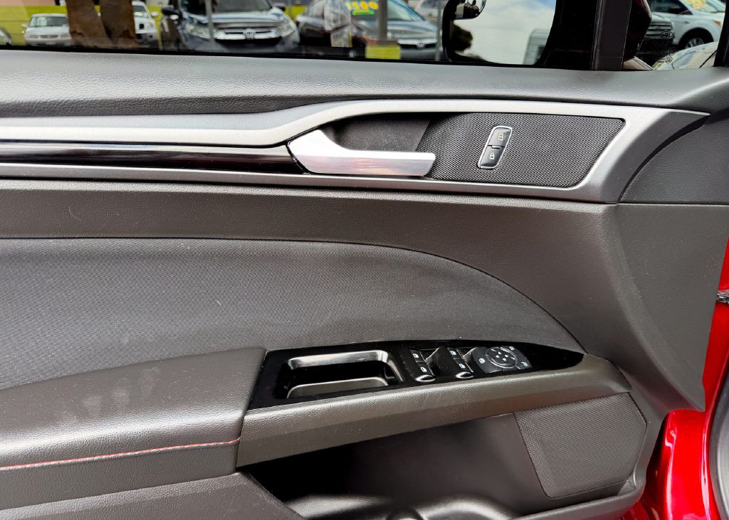 2016 Ford Fusion Image 23