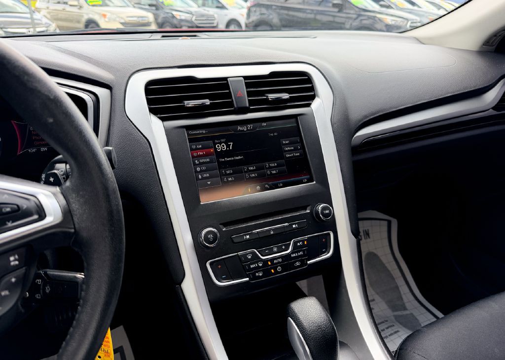 2016 Ford Fusion Image 30