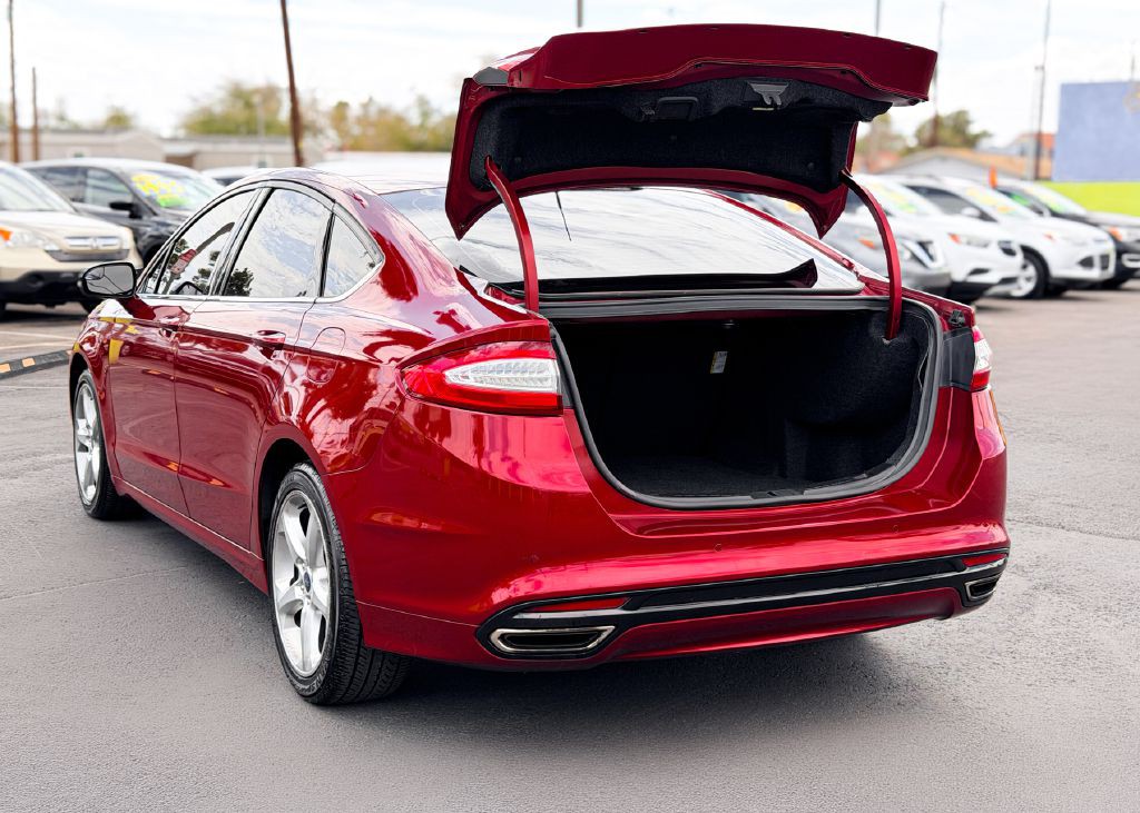 2016 Ford Fusion Image 34