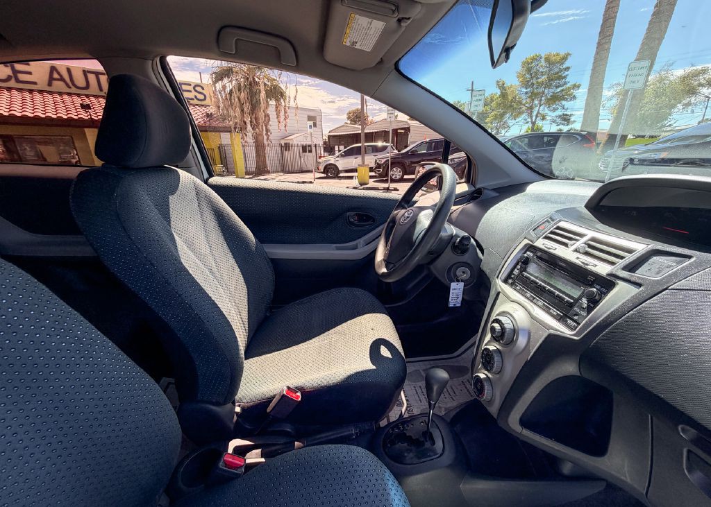 2008 Toyota Yaris Image 12