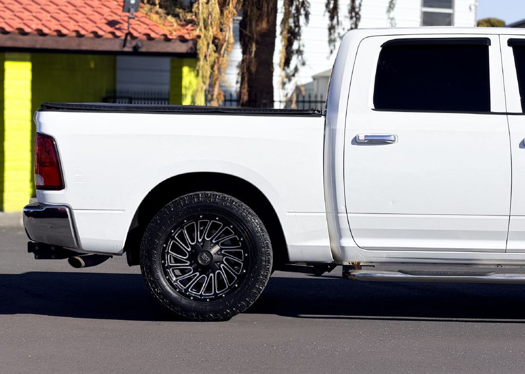 2015 RAM 1500 Image 9
