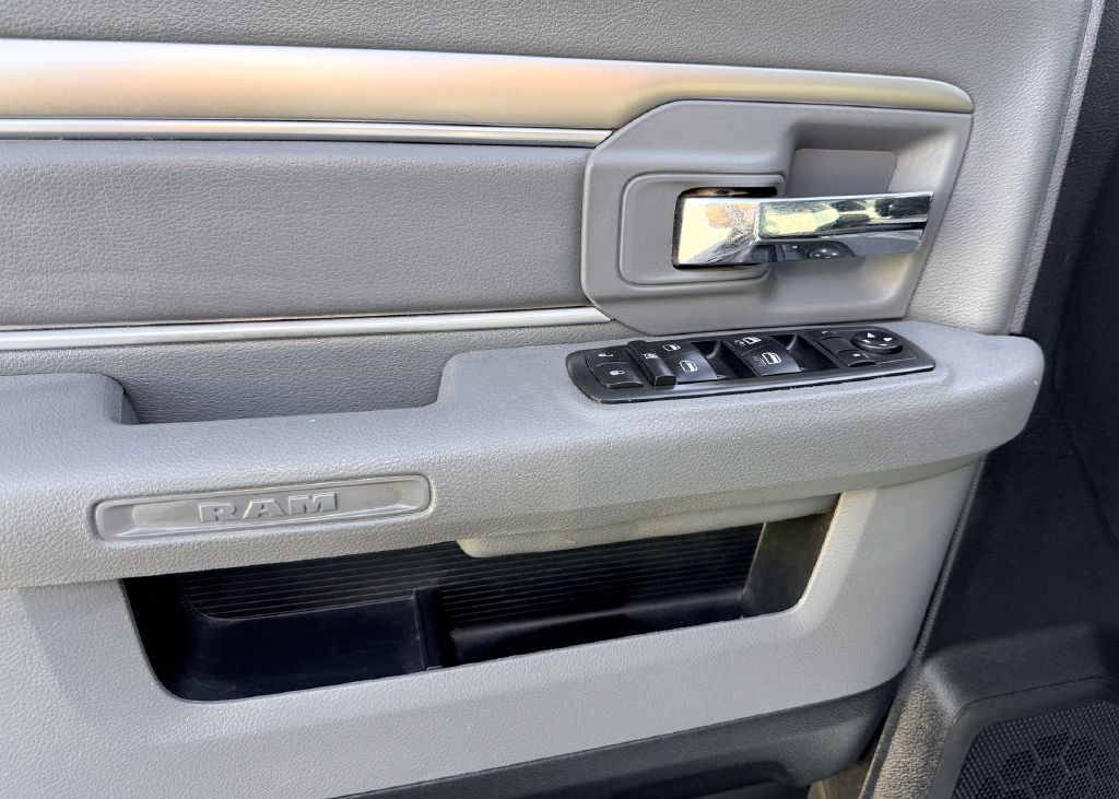 2015 RAM 1500 Image 25