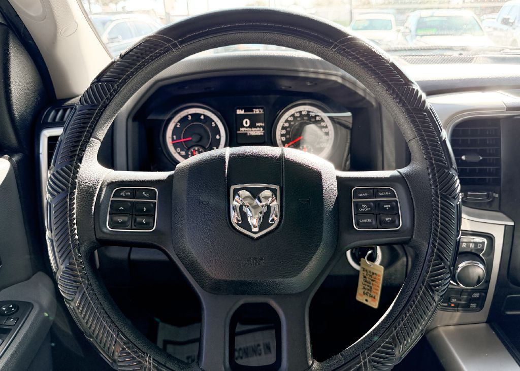 2015 RAM 1500 Image 28