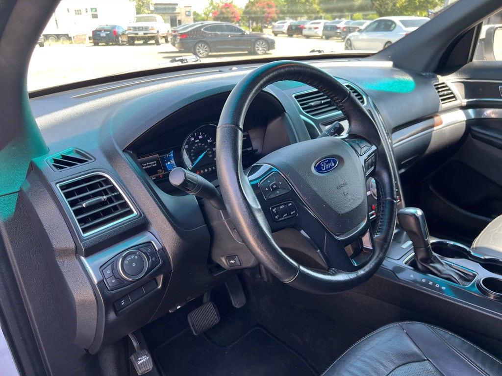 2016 Ford Explorer Image 10