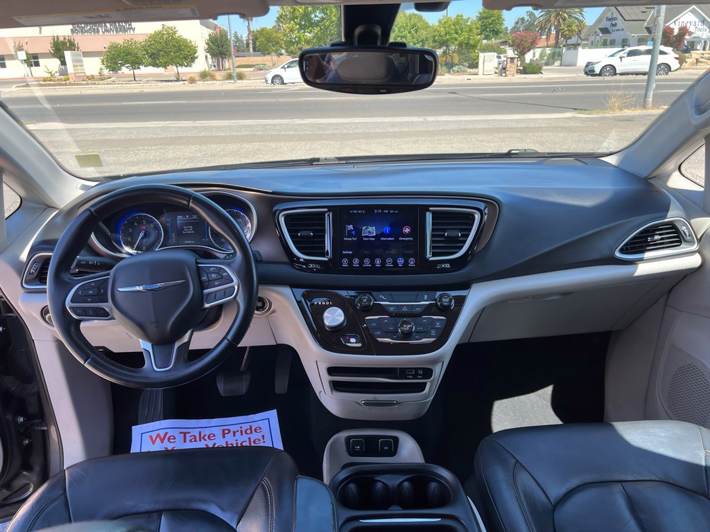 2017 Chrysler Pacifica Image 13