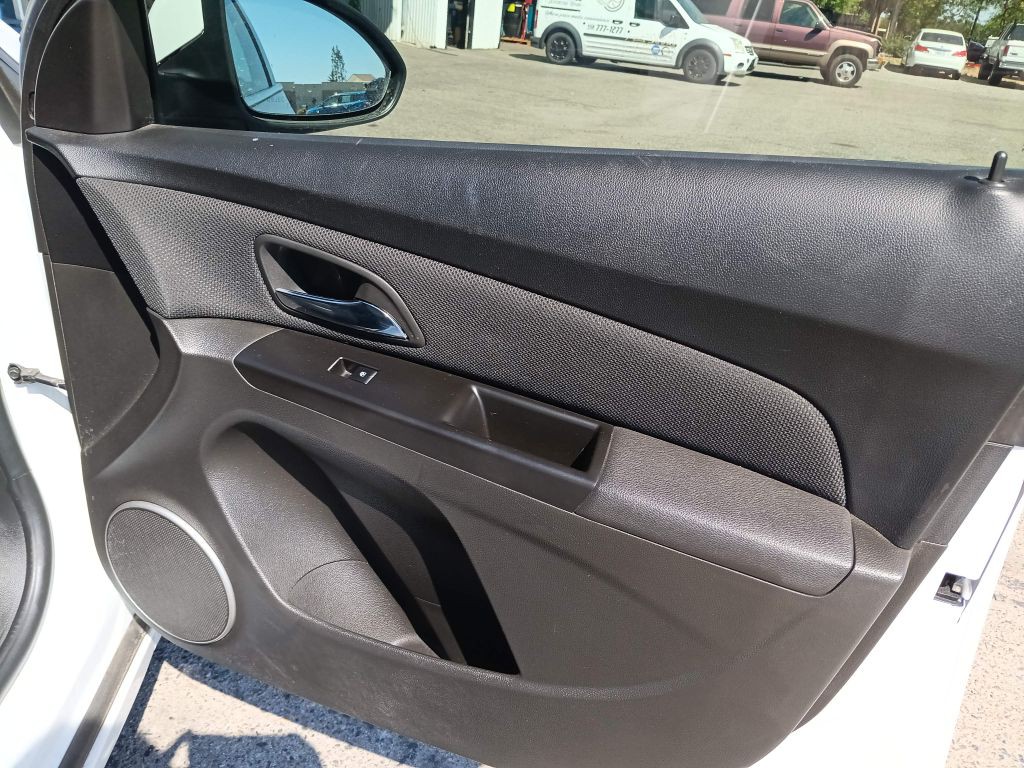 2012 Chevrolet Cruze Image 17
