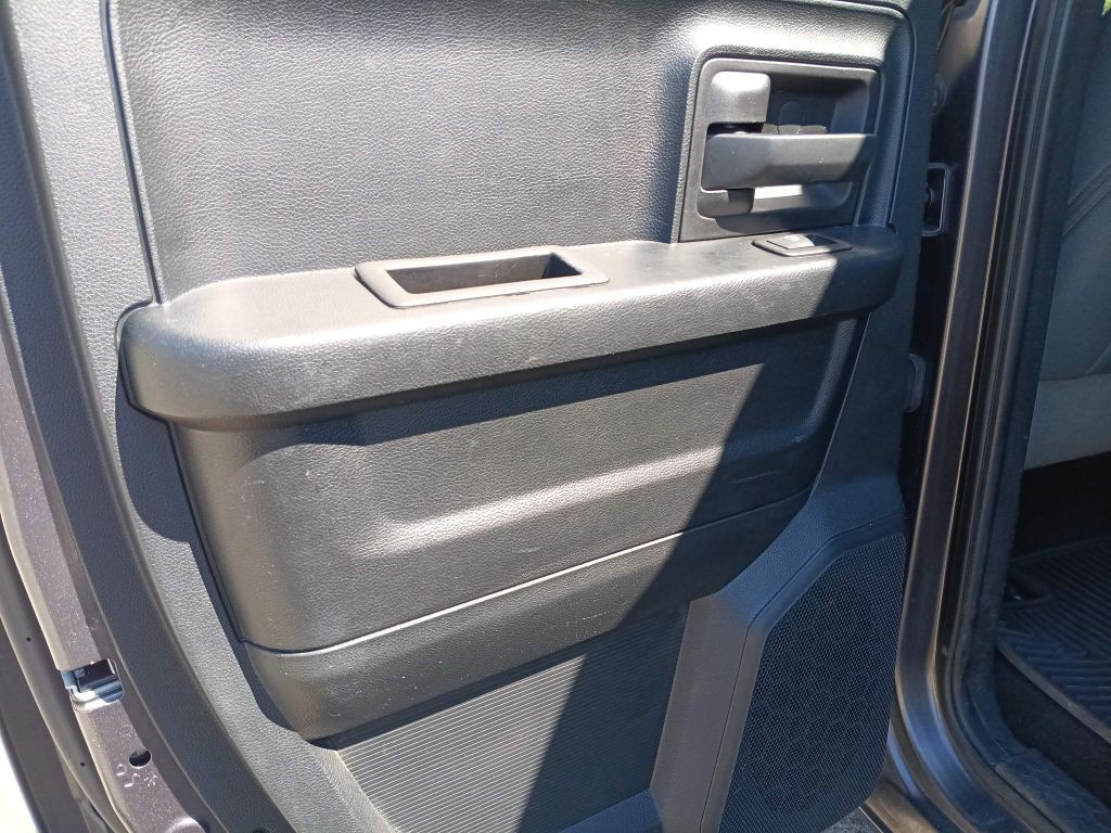 2016 RAM 1500 Image 9