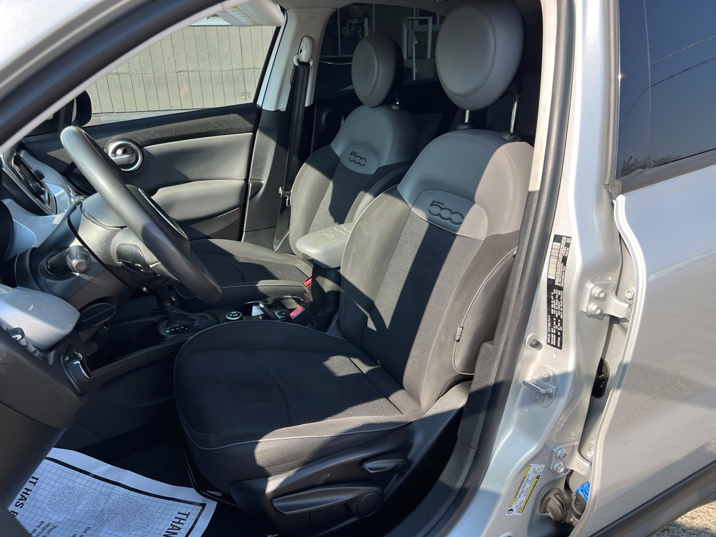 2016 FIAT 500 Image 9