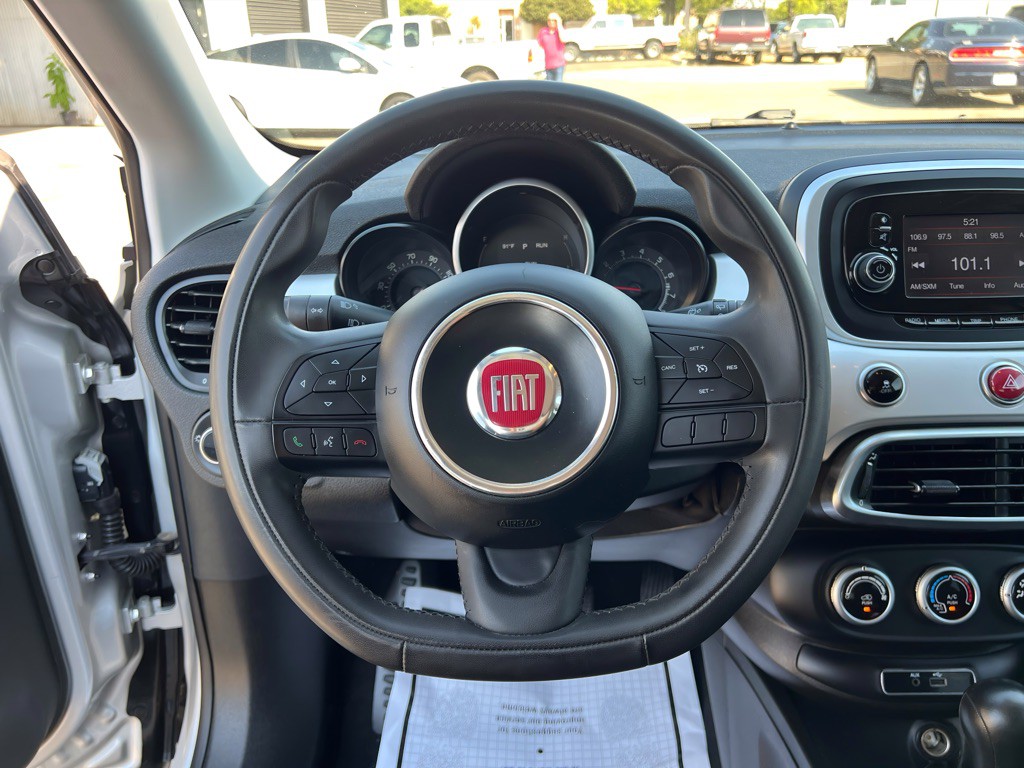 2016 FIAT 500 Image 11