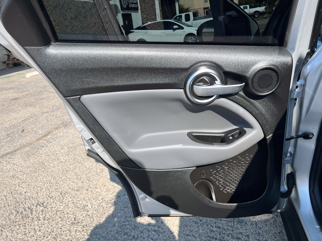 2016 FIAT 500 Image 17