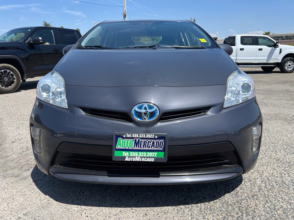 2015 Toyota Prius Image 2