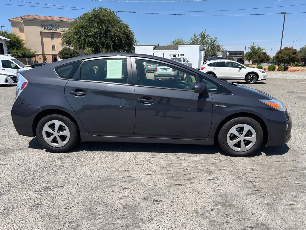 2015 Toyota Prius Image 4