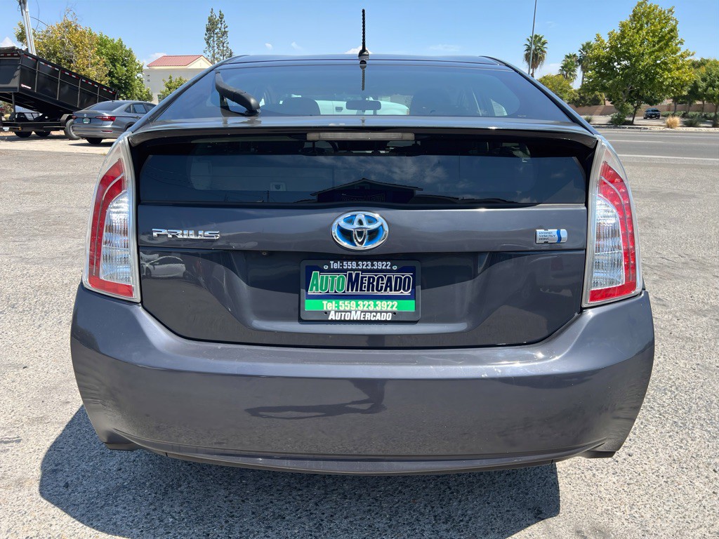 2015 Toyota Prius Image 6