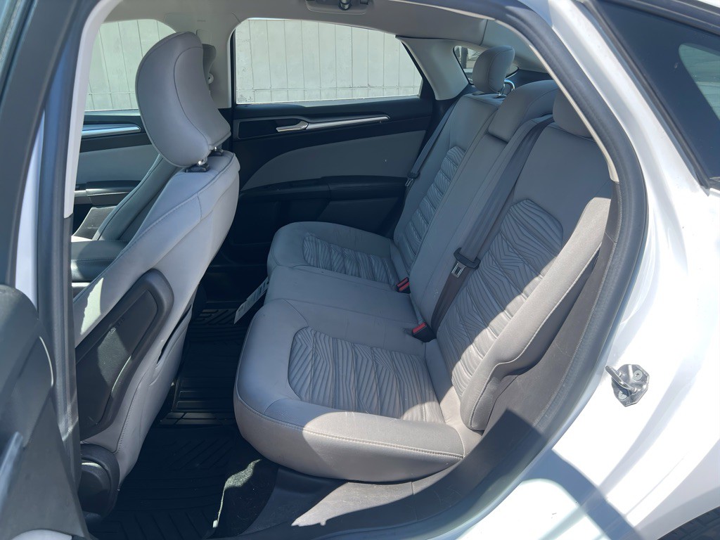 2016 Ford Fusion Image 4
