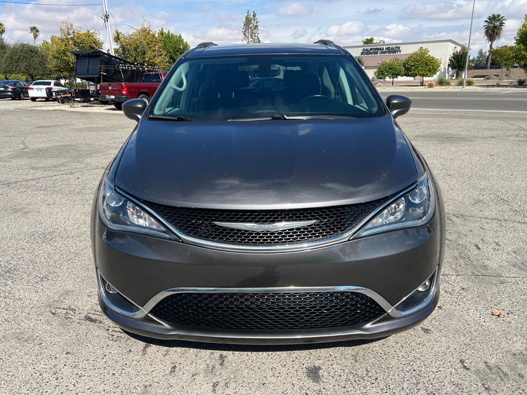 2017 Chrysler Pacifica Image 4