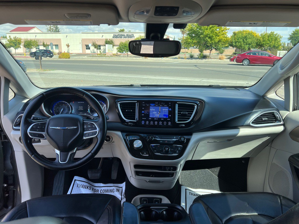 2017 Chrysler Pacifica Image 15