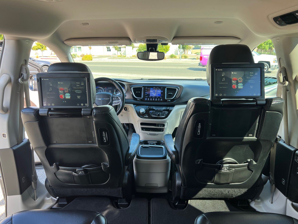 2017 Chrysler Pacifica Image 22