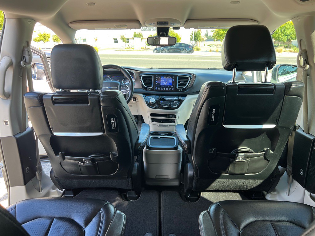 2017 Chrysler Pacifica Image 23