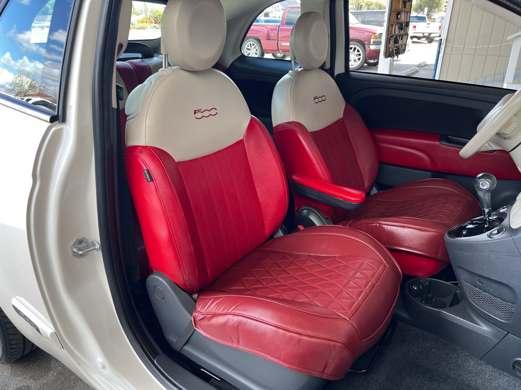 2013 FIAT 500 Image 19