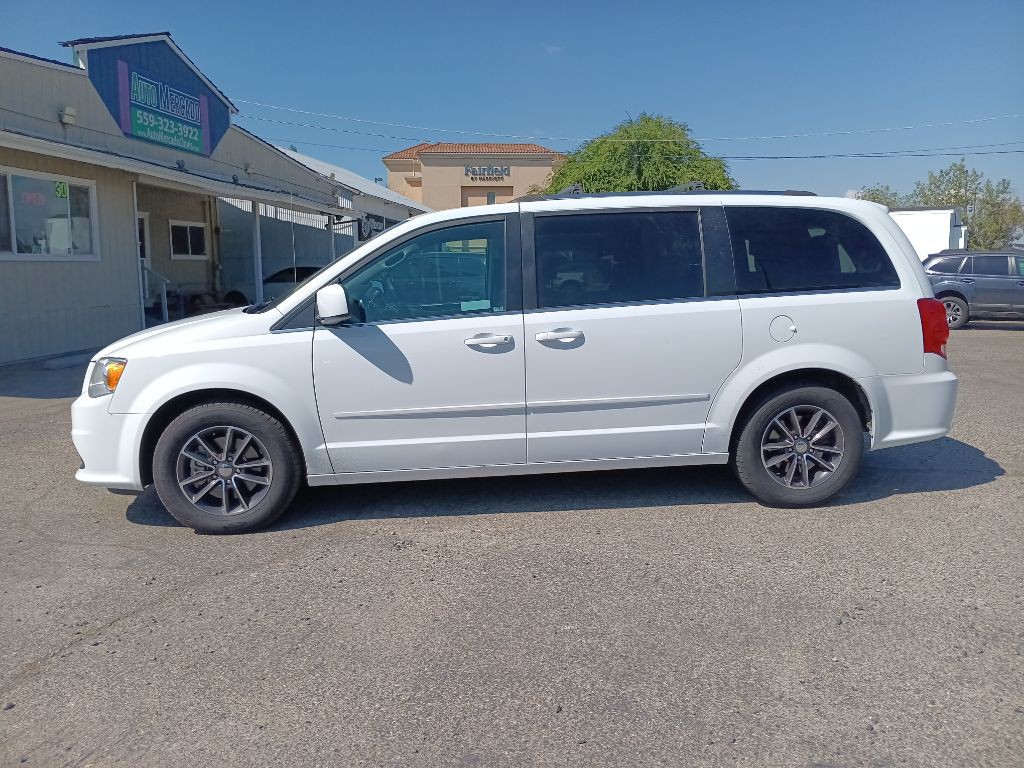 2017 Dodge Grand Caravan Image 3