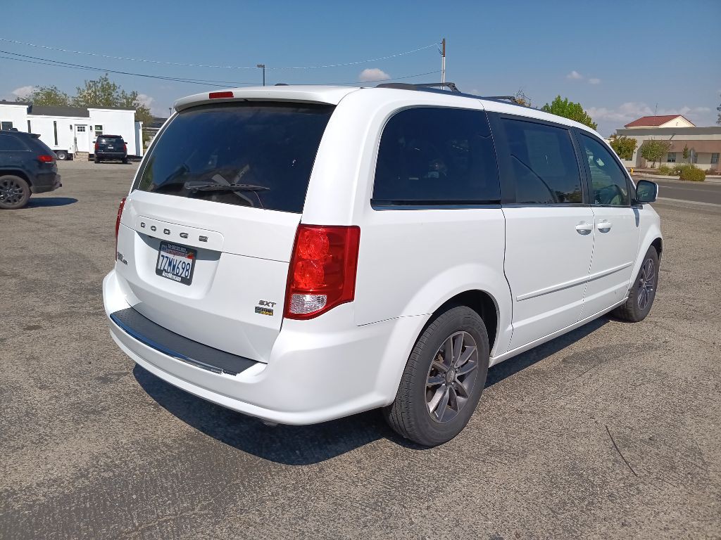 2017 Dodge Grand Caravan Image 4