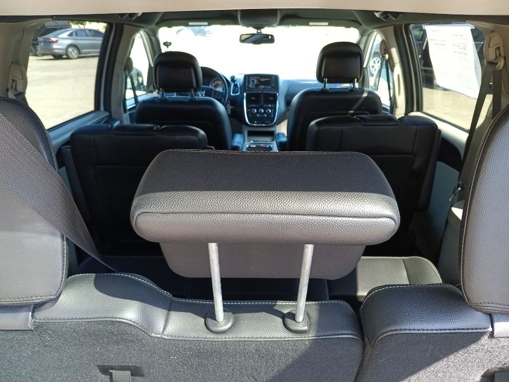 2017 Dodge Grand Caravan Image 6