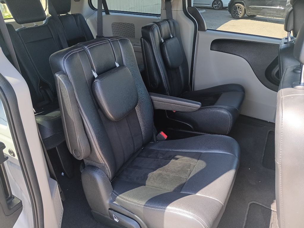 2017 Dodge Grand Caravan Image 12