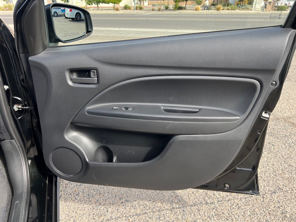 2017 Mitsubishi Mirage Image 18