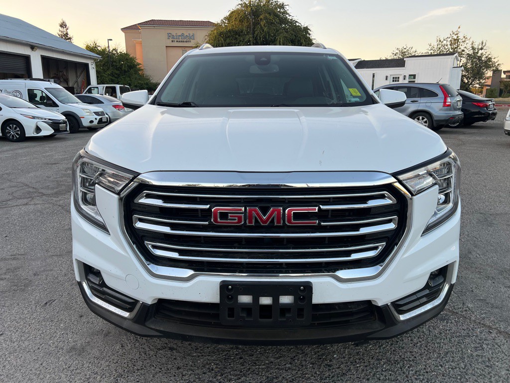 2023 GMC Terrain Image 2