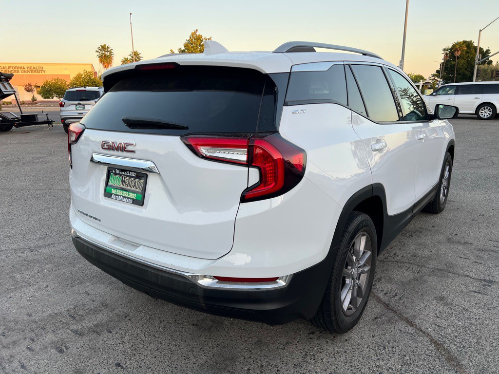 2023 GMC Terrain Image 6