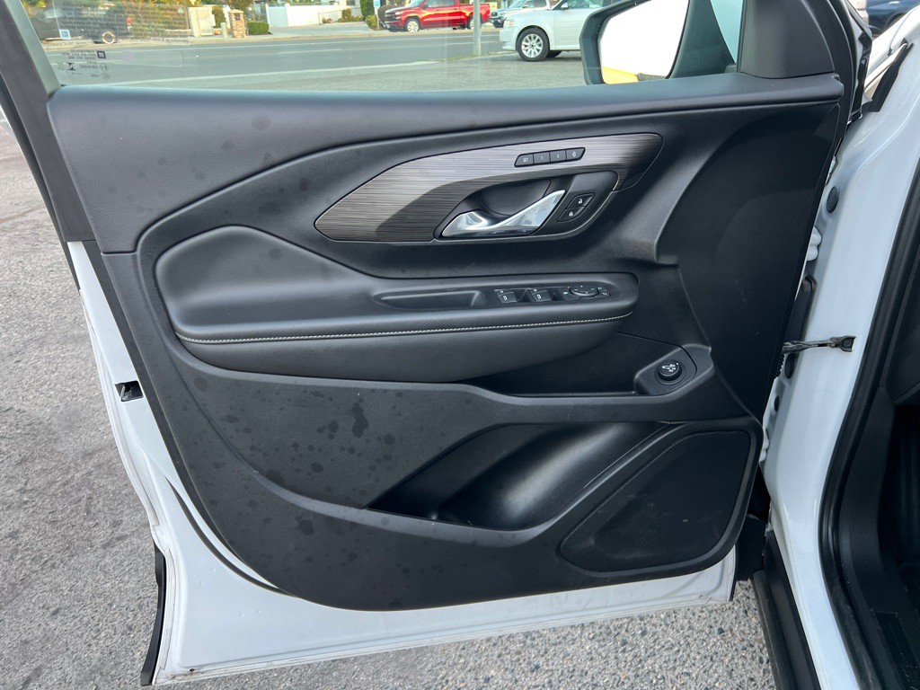 2023 GMC Terrain Image 8
