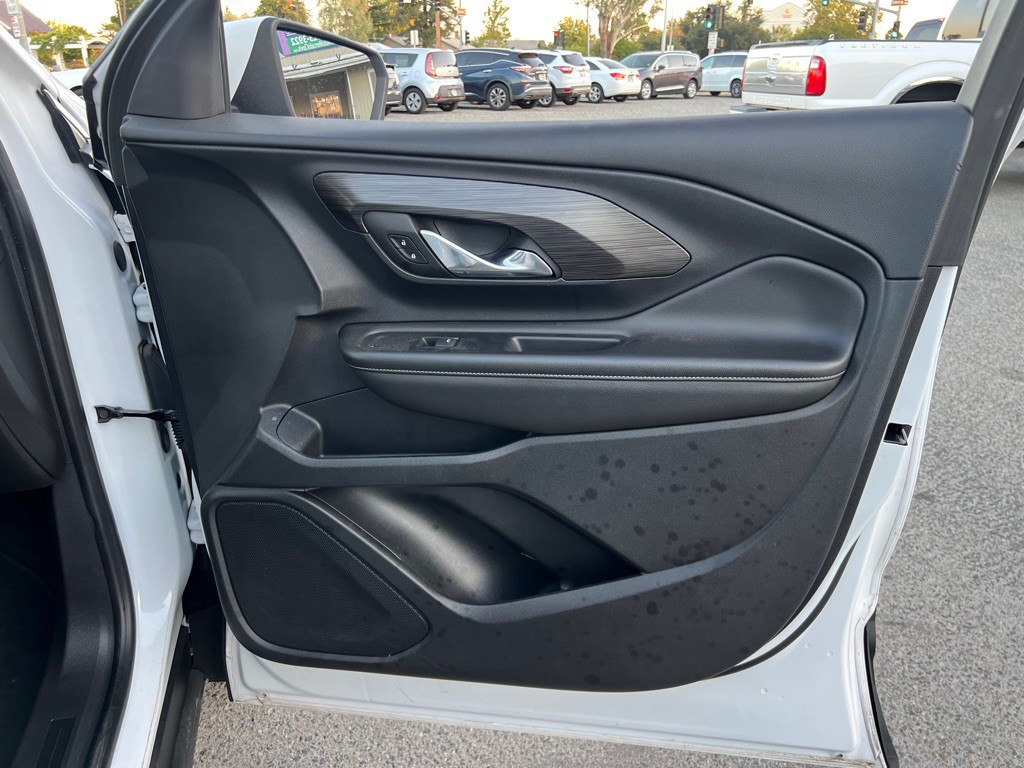 2023 GMC Terrain Image 16